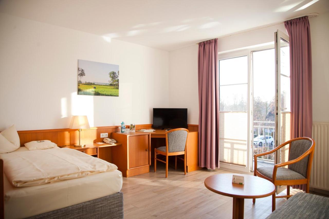 Flair Hotel Reuner زوسين المظهر الخارجي الصورة