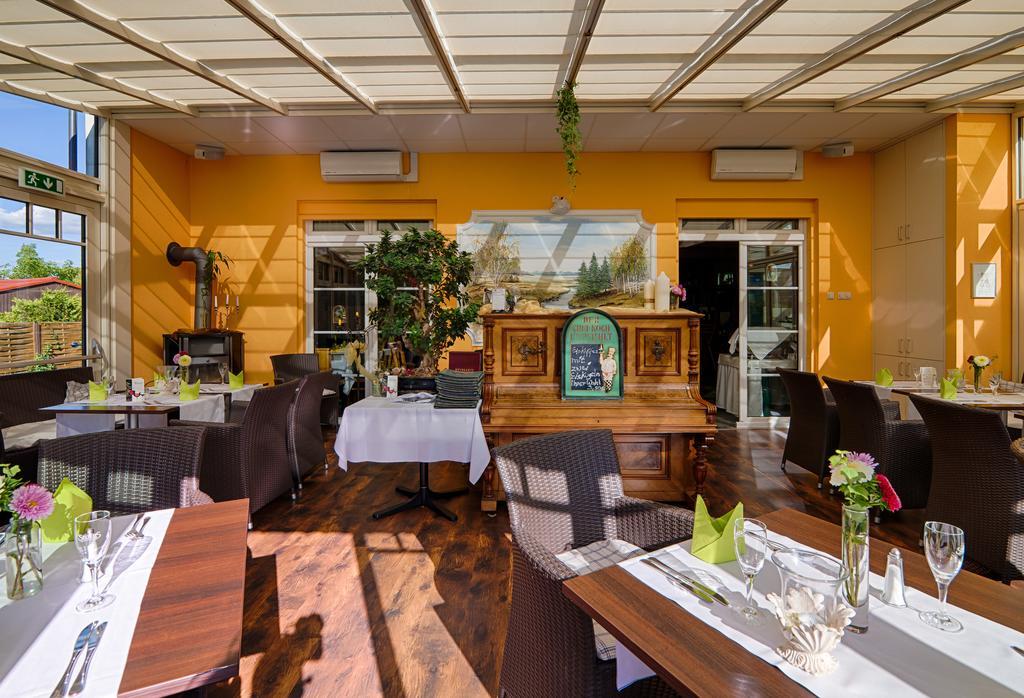 Flair Hotel Reuner زوسين المظهر الخارجي الصورة
