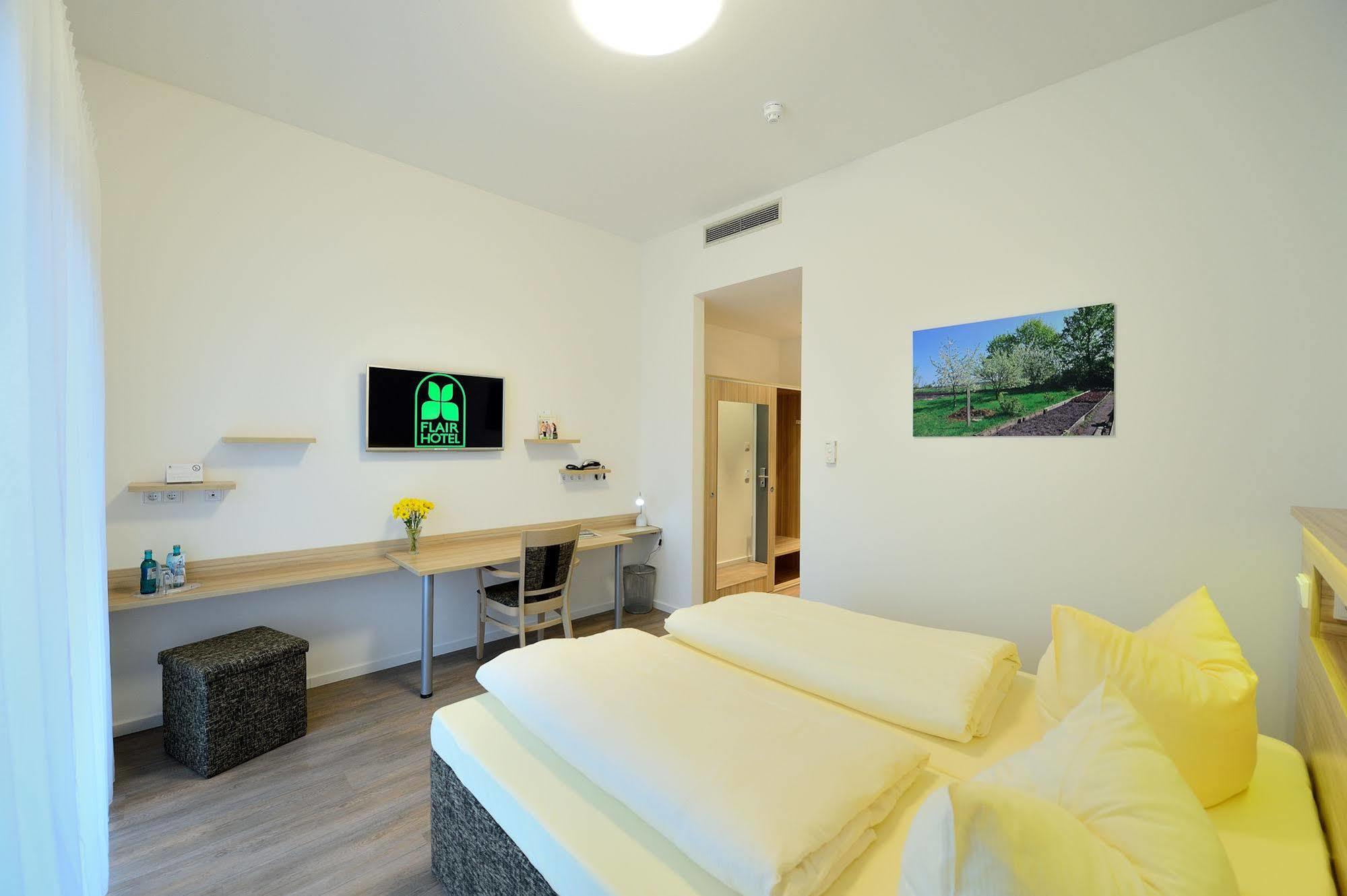Flair Hotel Reuner زوسين المظهر الخارجي الصورة
