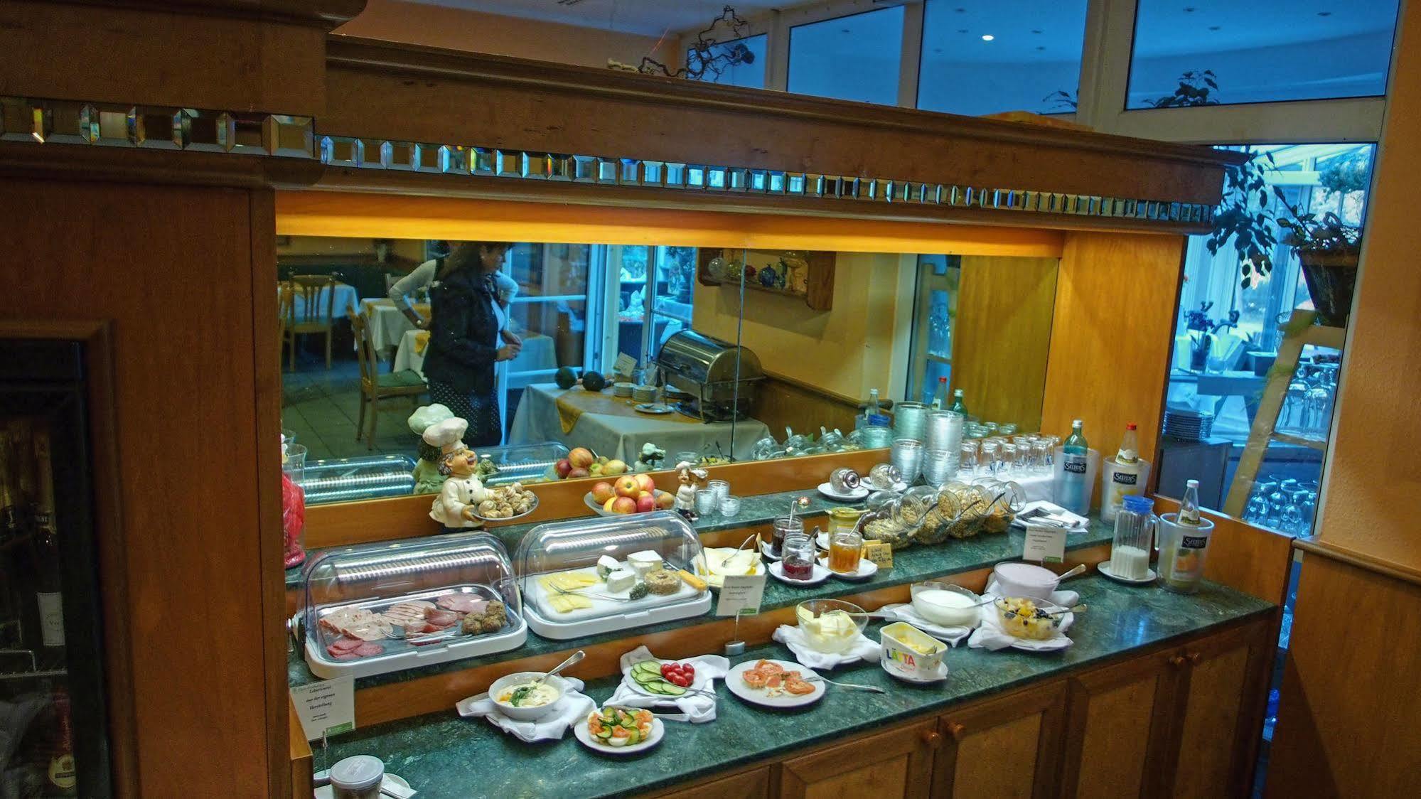 Flair Hotel Reuner زوسين المظهر الخارجي الصورة